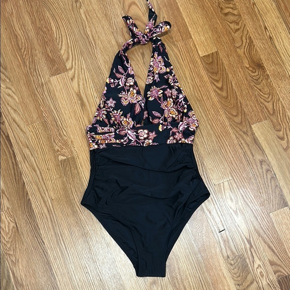 Cupshe halter top Floral v neck Black one piece Swimwear women’s medium new - Picture 1 of 7